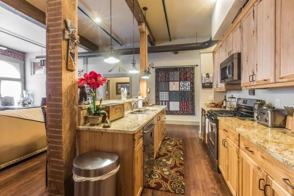 708 Main St Unit 4