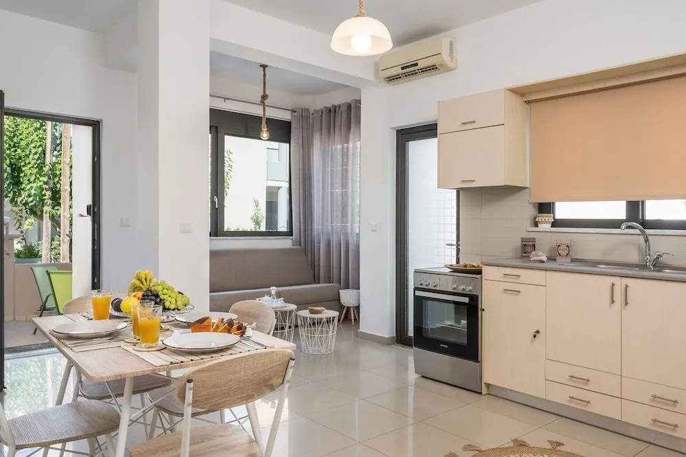 Athina's Flat on the sea