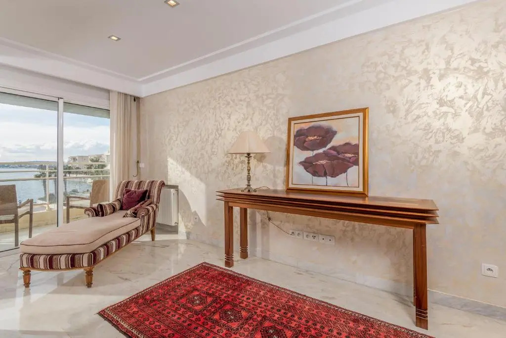 luxury apartement lake view