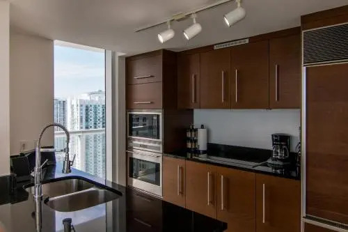 Luxury 5-star Condo @39th floor in Icon Brickell 2b/2b