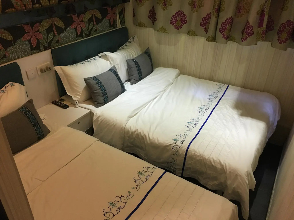 Seasons Hotel