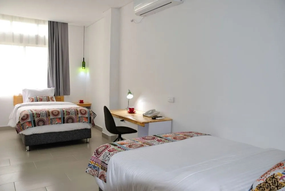 Hlu Hoteles