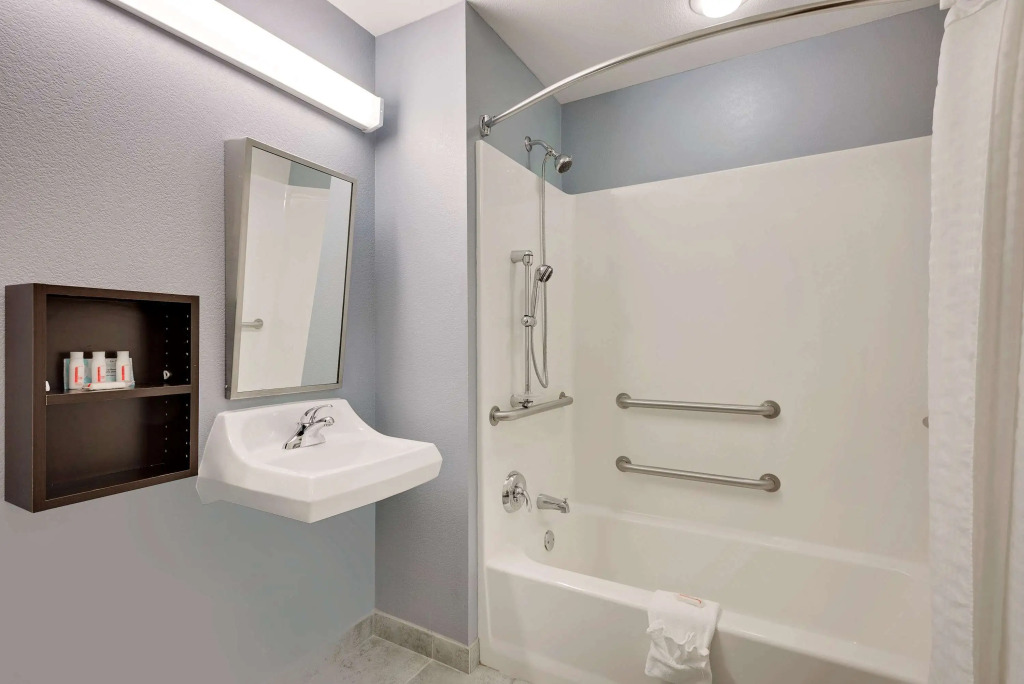 Microtel Inn and Suites by Wyndham - Geneva
