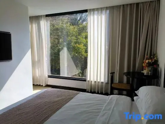 Hangzhou West Lake Kind Wind Hotel