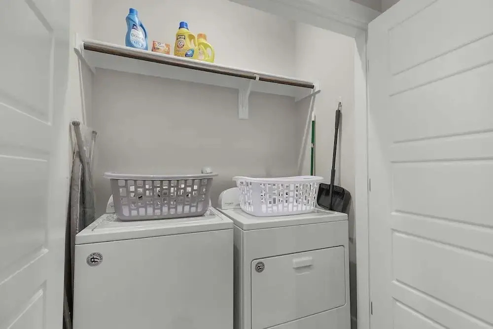 Pristine 3-bedroom Home Near Canyon Lake!