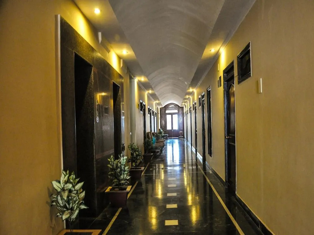 OYO 1382 Mohan Hotel