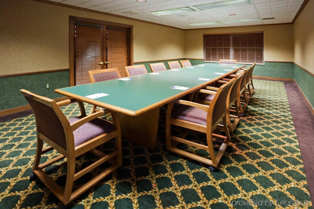 Holiday Inn Express Hotel & Suites Oshkosh - State Route 41 by IHG
