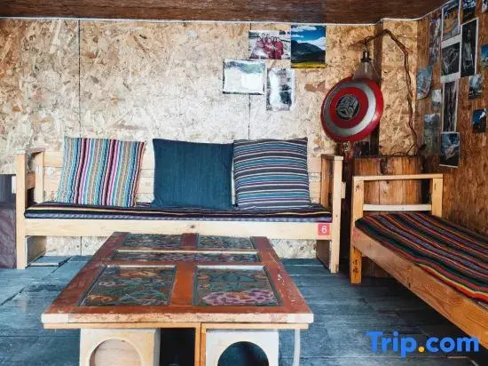 LiTang Xingye International Youth Hostel