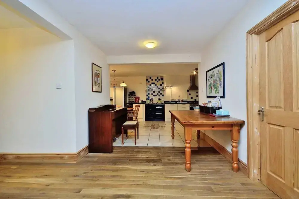 Betws Y Coed Holiday Home by Guestz