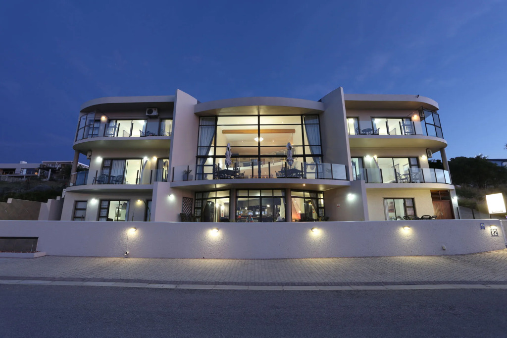 Bar-t-nique Guest House