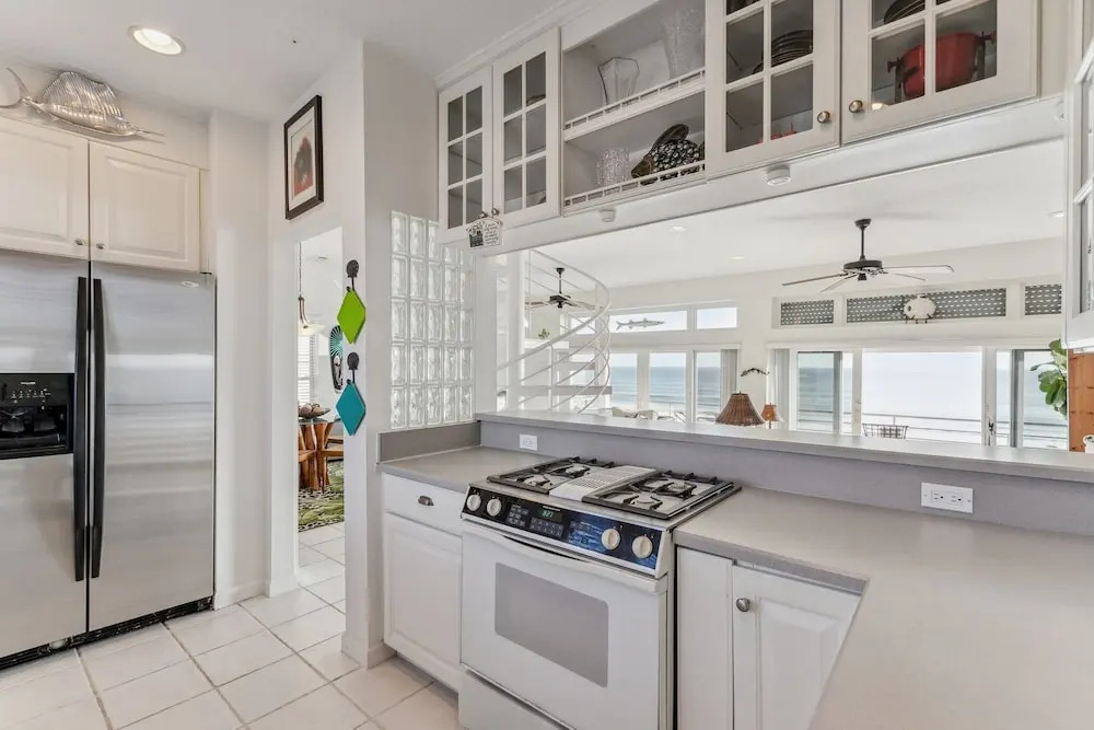 Breathtaking Beach Front House 3 Bedroom Home by RedAwning