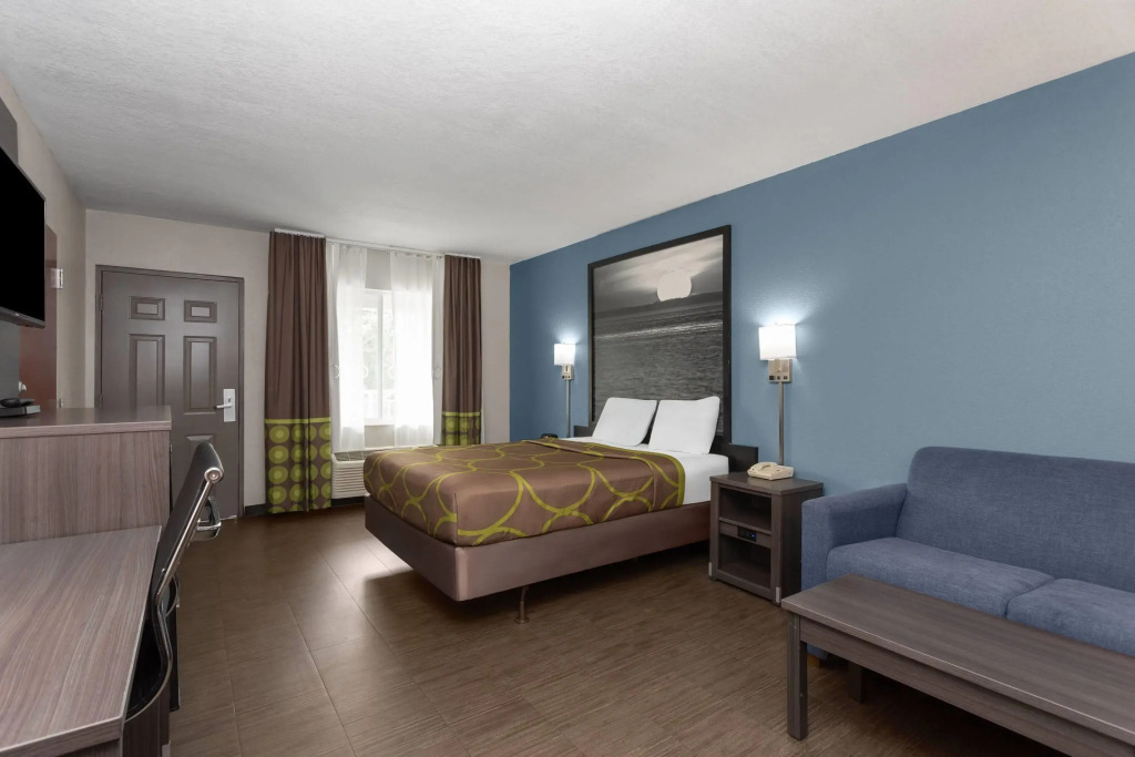 Super 8 Motel by Wyndham near Fort Lauderdale Arpt