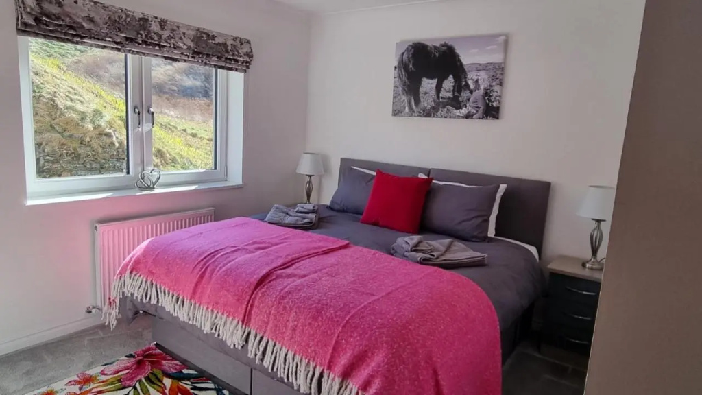 22 Waters Edge Banff (Adults Only)