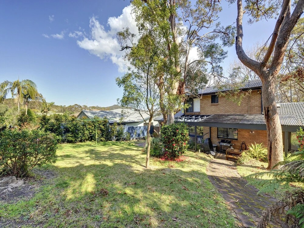 Ronald Avenue, 101, Sea Behind The Trees