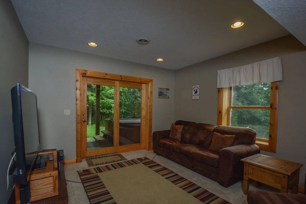 Lucky Bear Lodge 5 Bedroom House