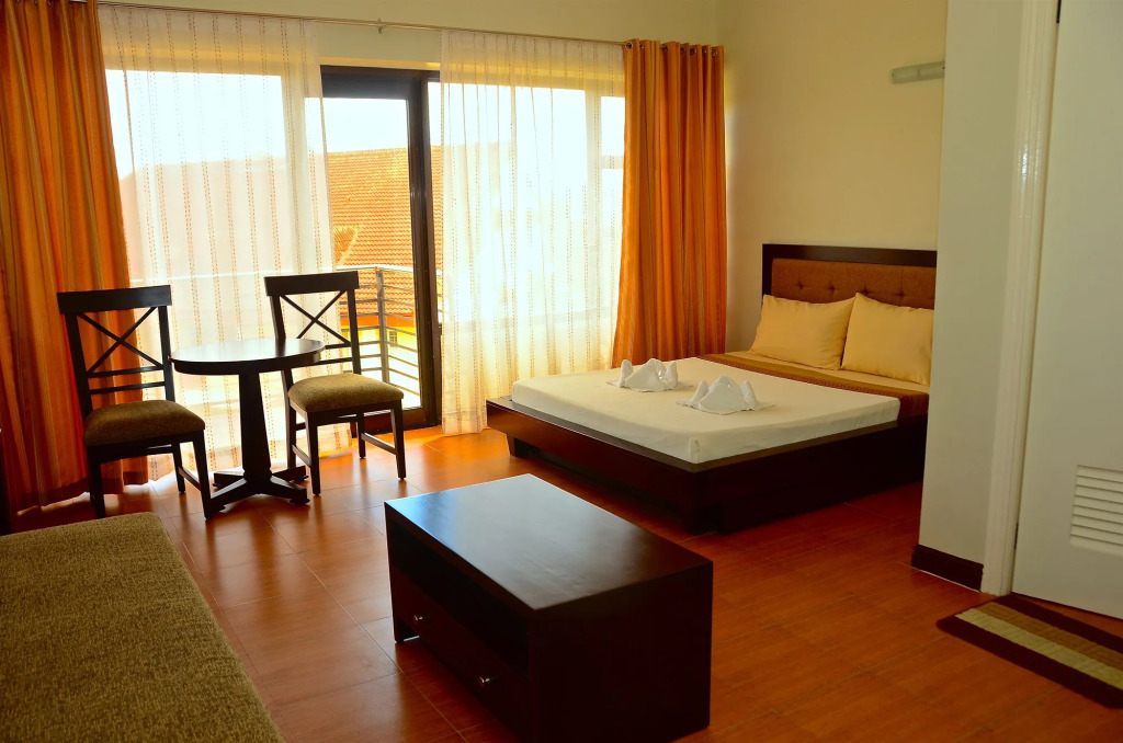 Gardenville Hotel