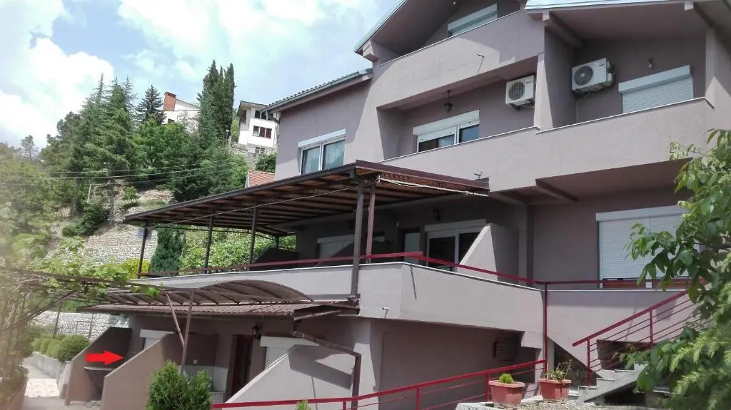 Nate Apartments