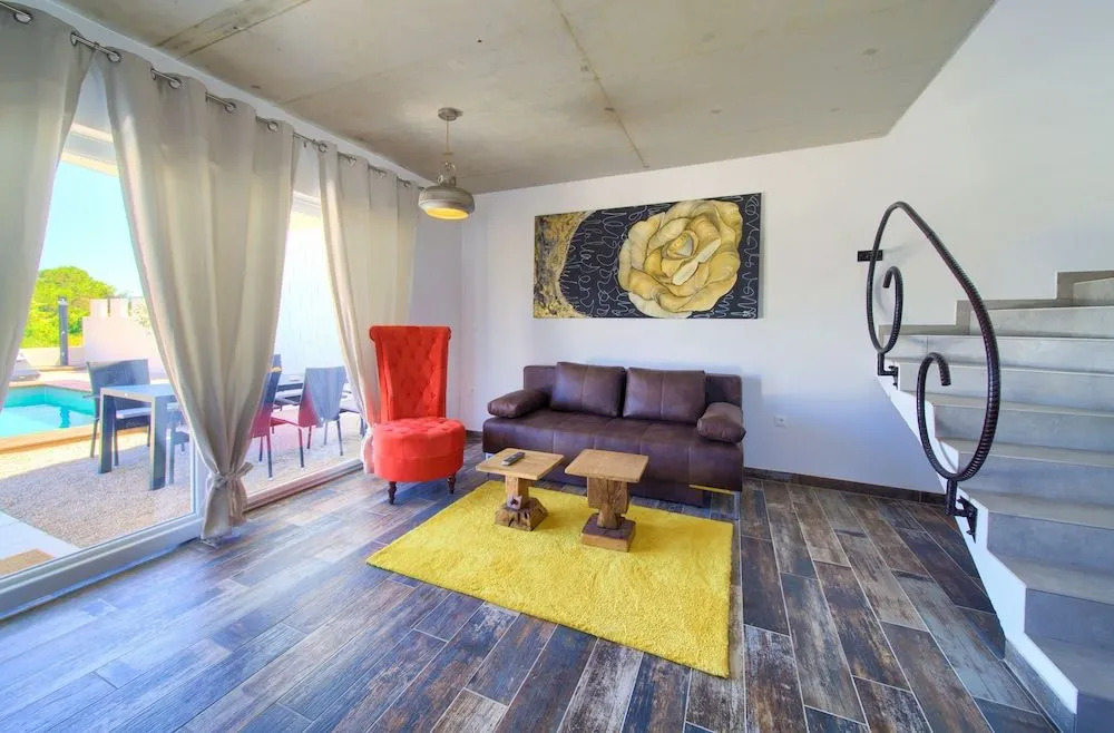 Pax House 1