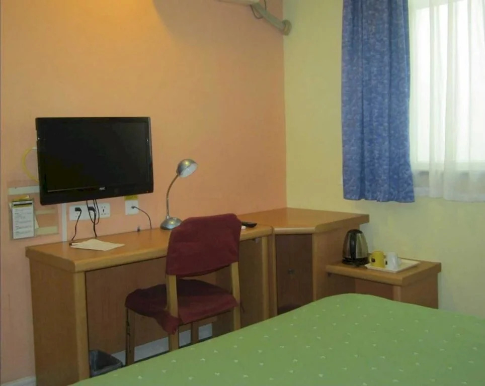 Home Inn Shanghai Disneyland Huinan Metro Station Tongji Road