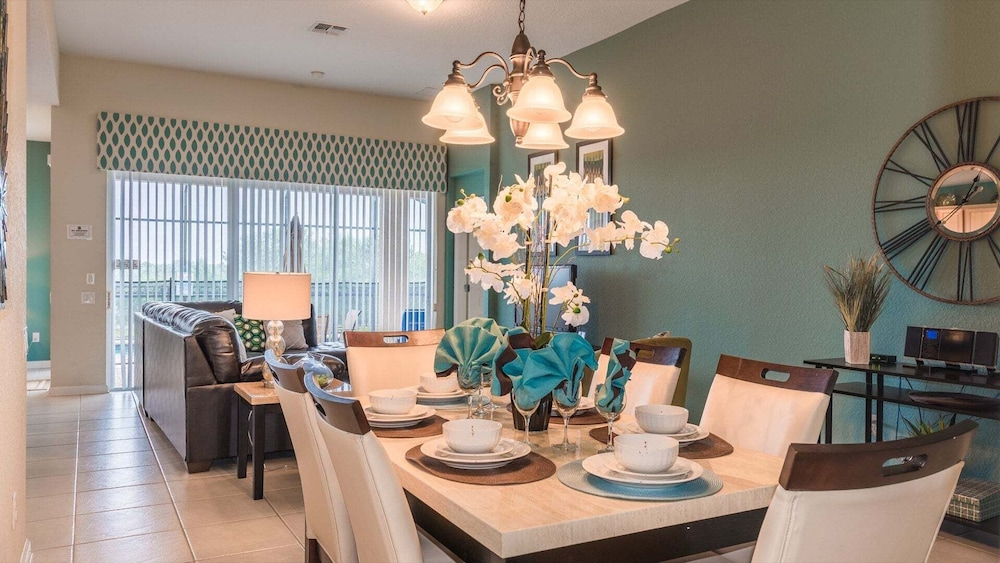 Lavish 4BR Home in Windsor Hills Resort
