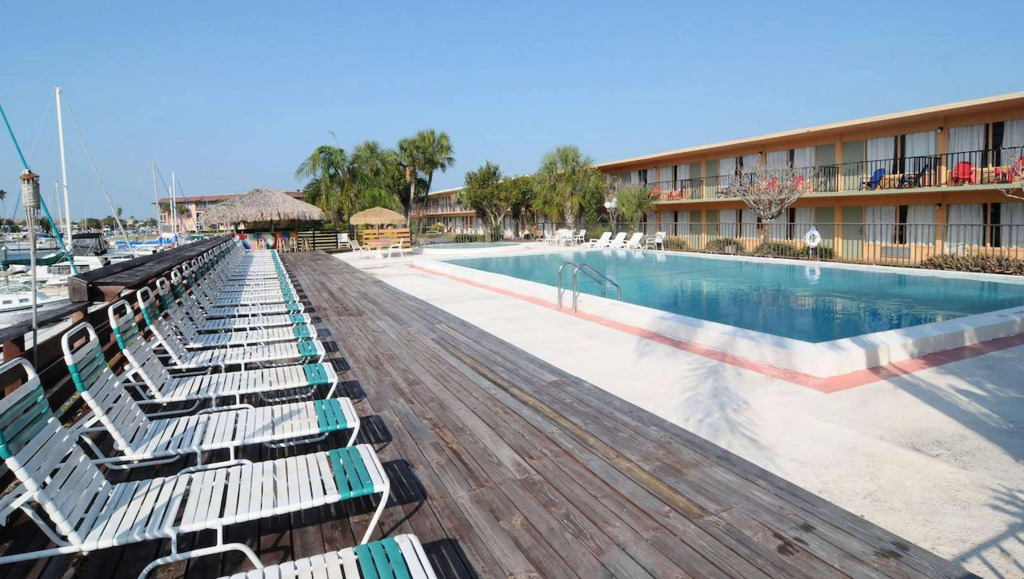 Magnuson Hotel Waterfront Marina New Port Richey