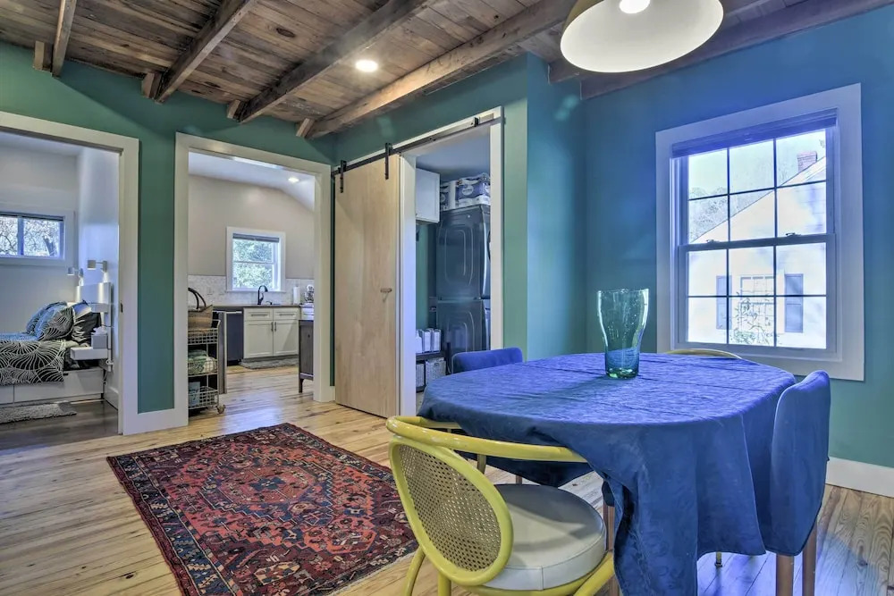 Renovated Carrboro House With Deck & Fire Pit!
