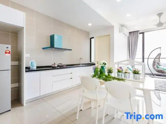 Legoland Fun- Hostahome Suites at DPristine Residence