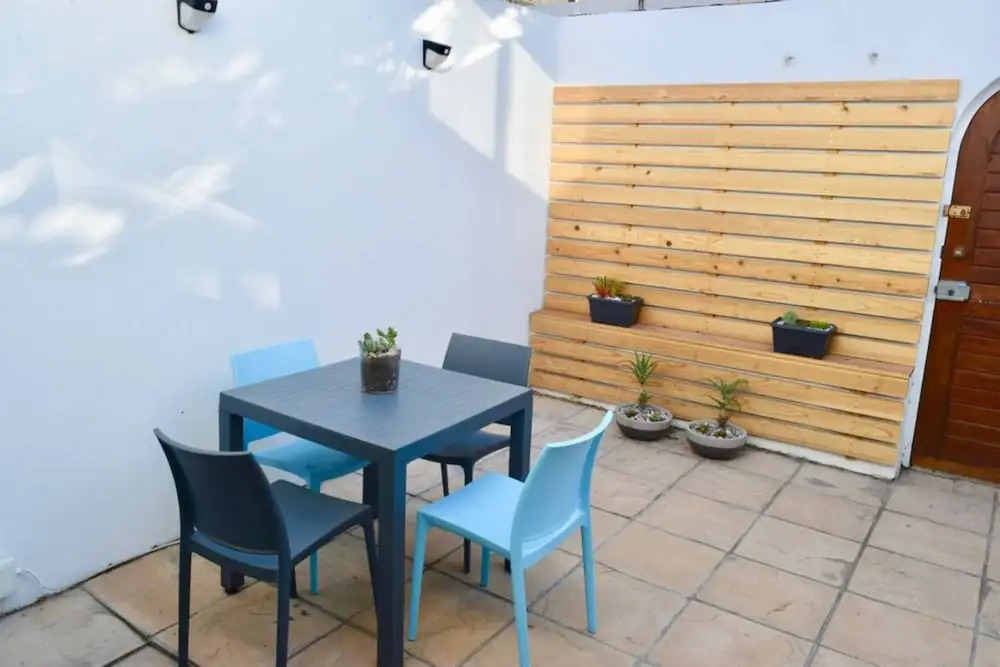 Modern 2 Bedroom Townhouse in Green Point