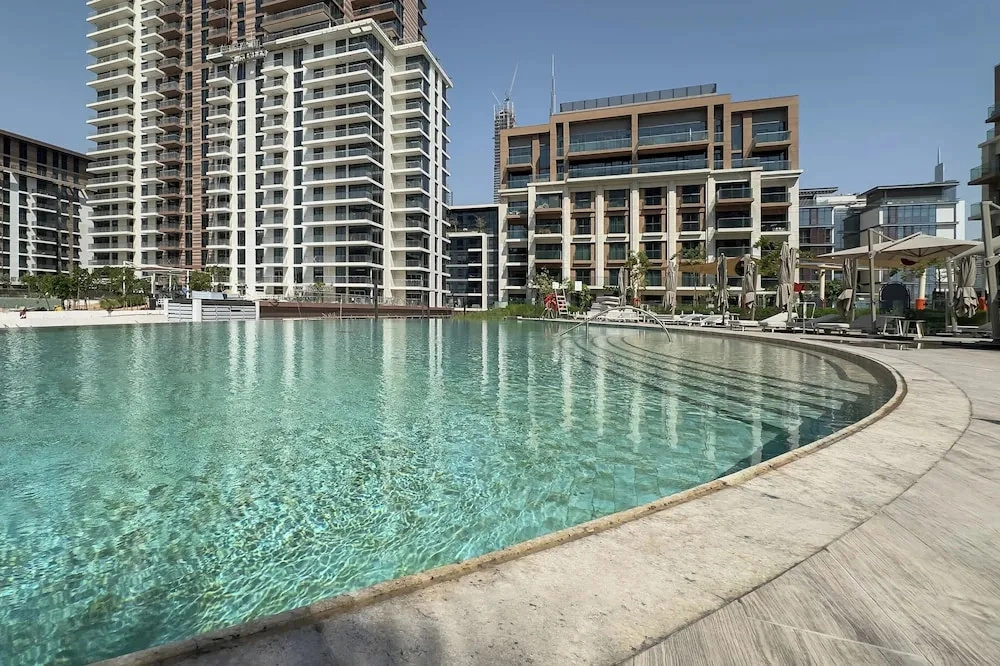 Luxury 1BR Apt in the Heart of City Walk