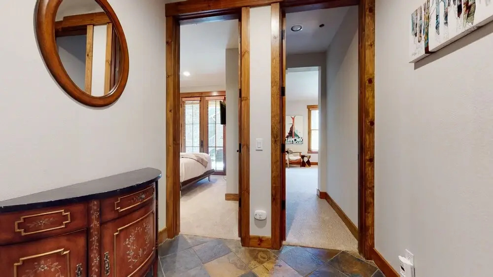 Snowcreek VI The Lodges 1127 3 Suites, Spacious with Mountain Views, Private Garage and Washer Dryer by RedAwning