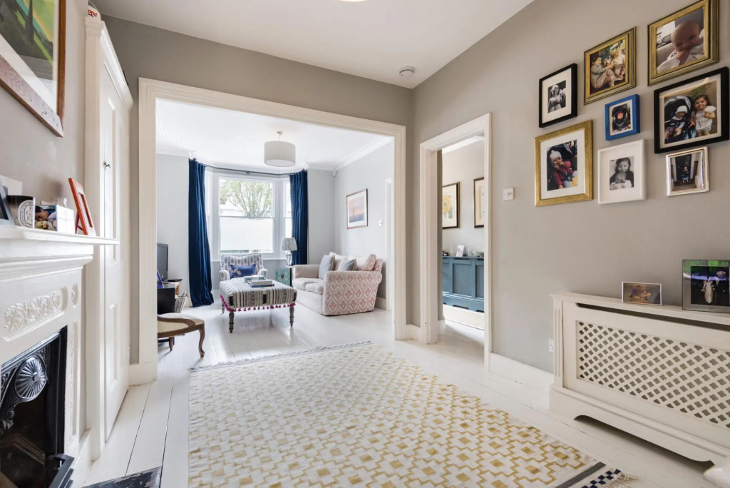 Spectacular Shepherds Bush Home Close to Westfield