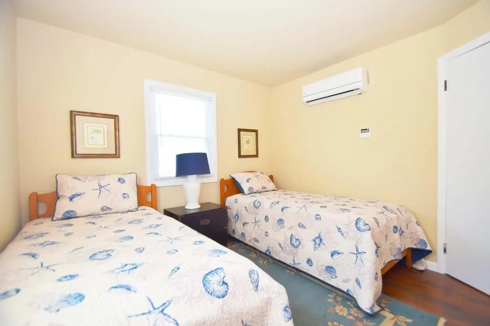 Bayshore Drive 211 3 Bedroom Home by RedAwning