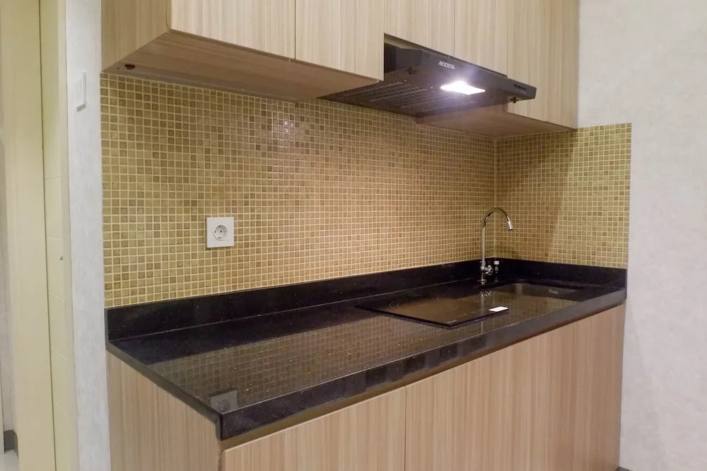 Best Studio Benson Apartment Connected to Pakuwon Mall next to Anderson
