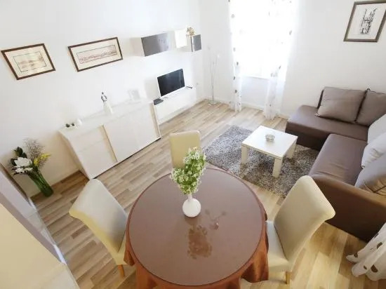 Bay View Apartment