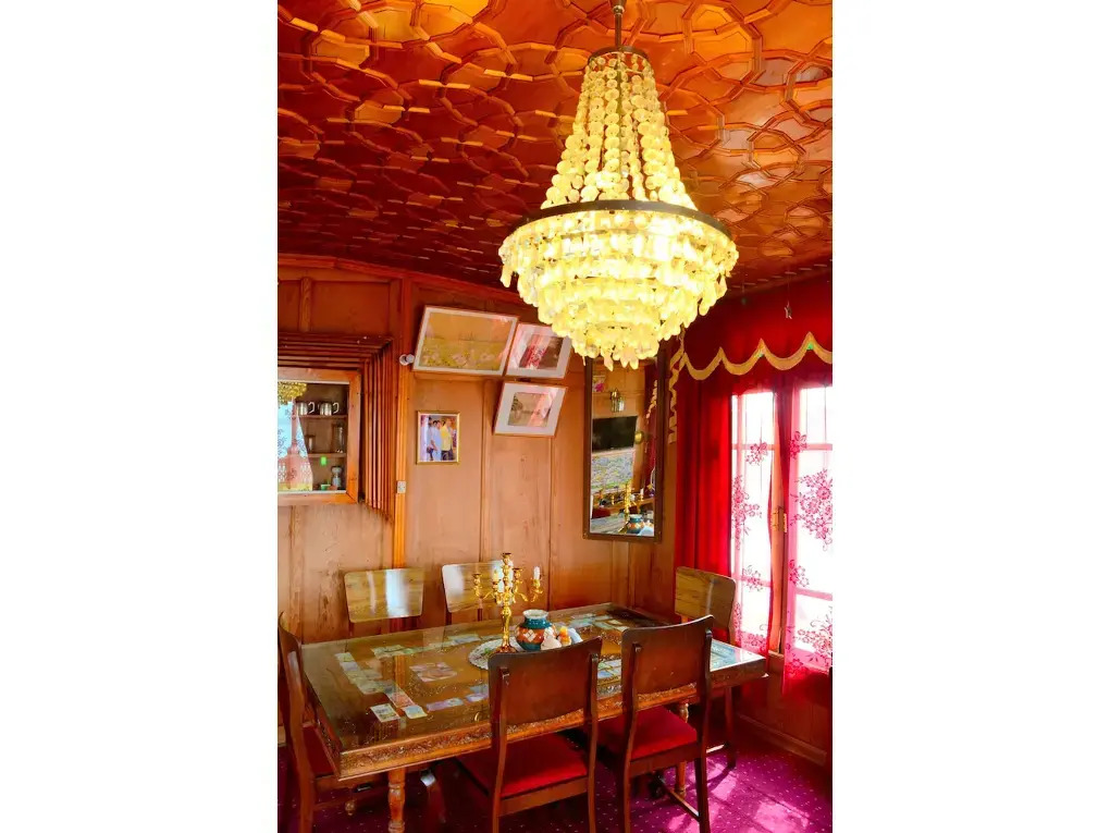 Houseboat New Golden Flower