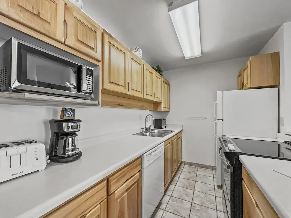 Cj404 Copper Junction 3 Bedroom Condo by RedAwning