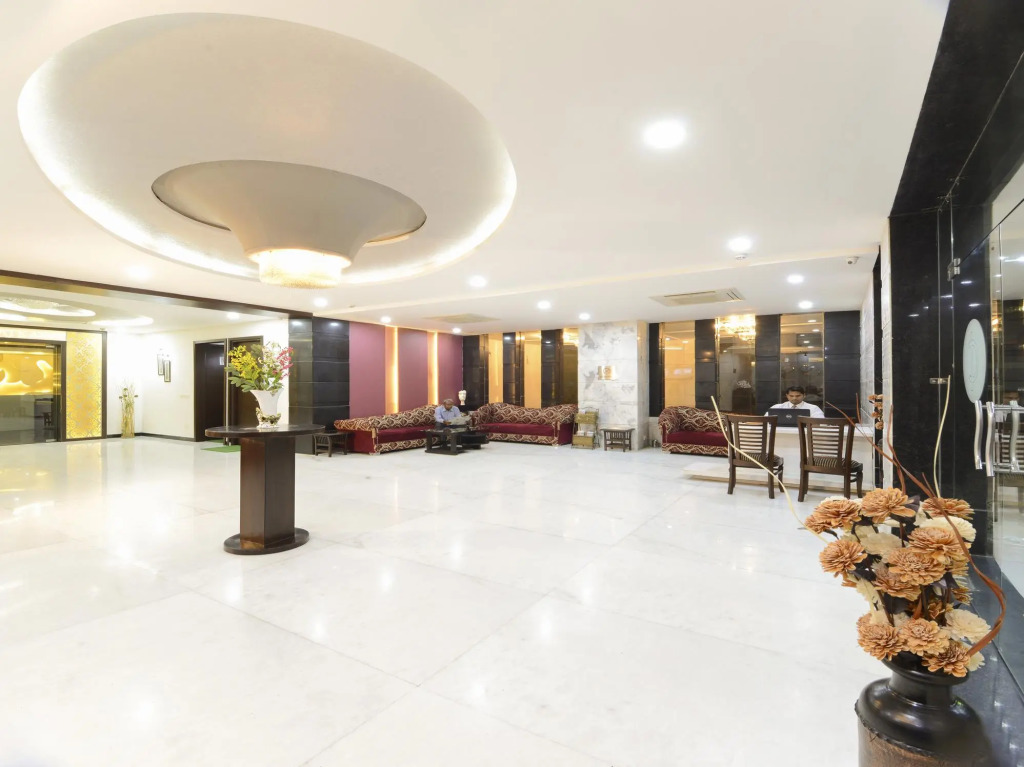 Hotel Crimson Palace