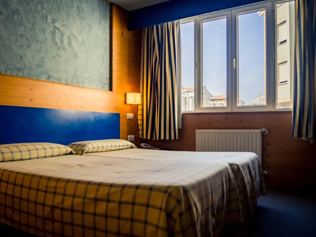 Hotel Bezana Lago
