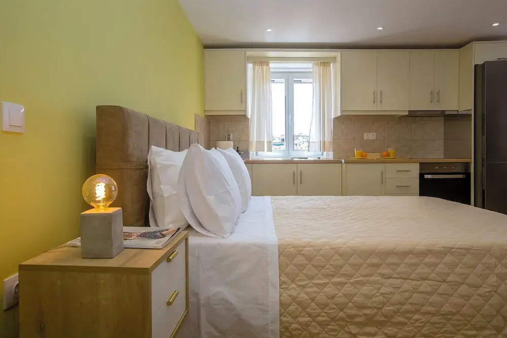 THE CENTRIC Apt. by LOC HOSPITALITY