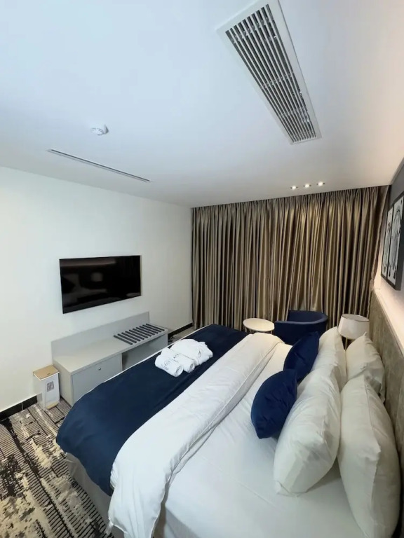 Blu Pearl Hotel & Residence