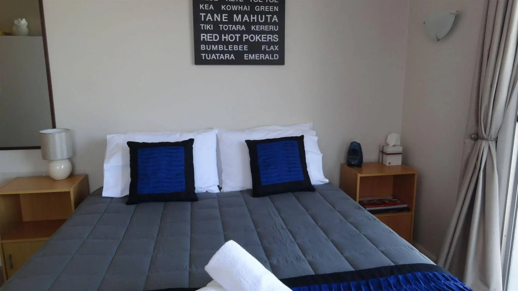 Admiral Motel