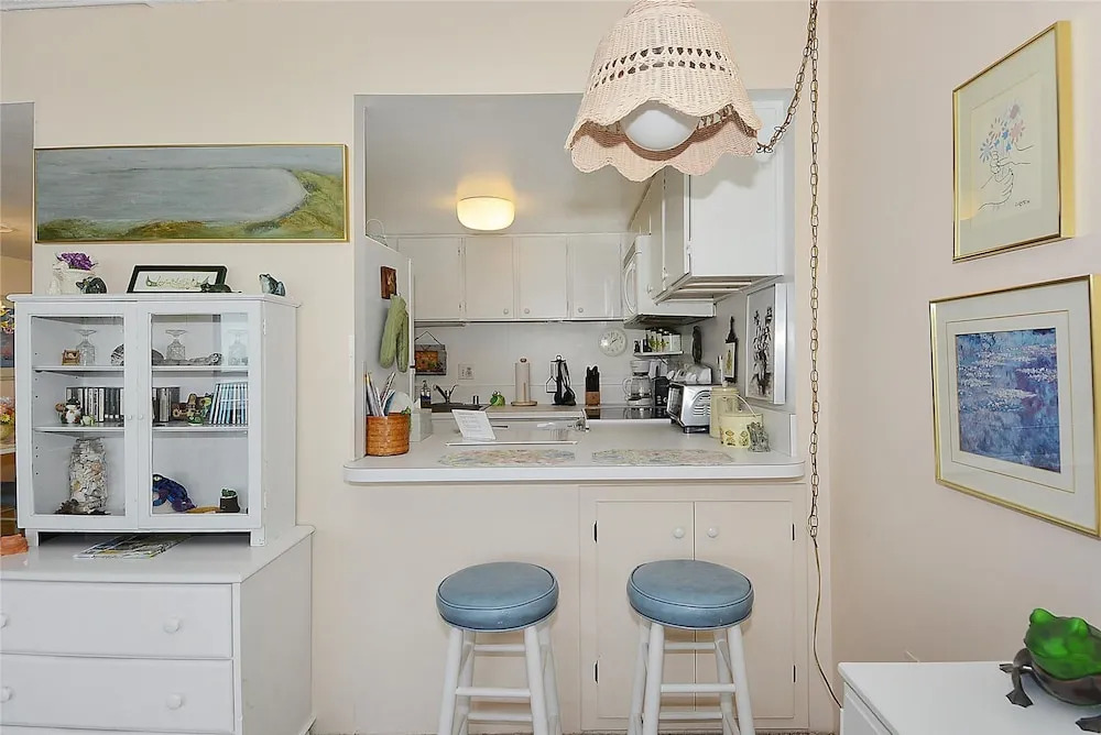Beach Hollow 425 Lekites Ave by Long & Foster