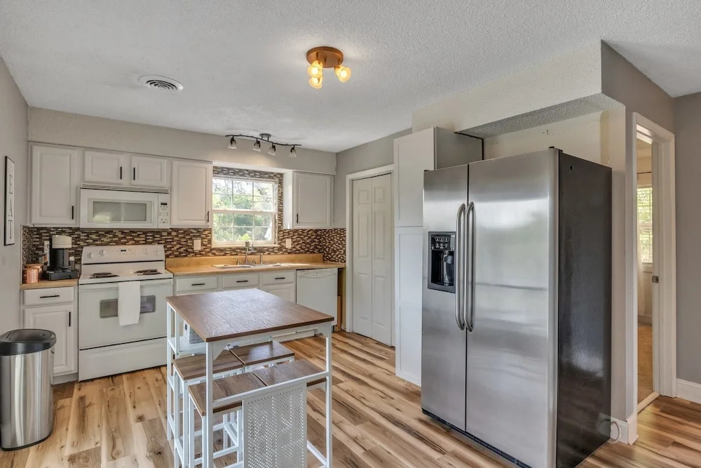 Captain Puddle Pirate's Hideaway - Near All Sevierville & Pigeon Forge Attractions & Great Smoky Mountains Np 3 Bedroom Home by RedAwning