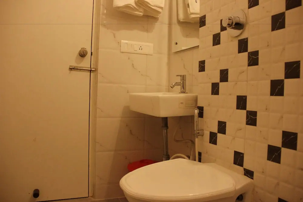 OYO 6447 Samasth Rooms And Suites