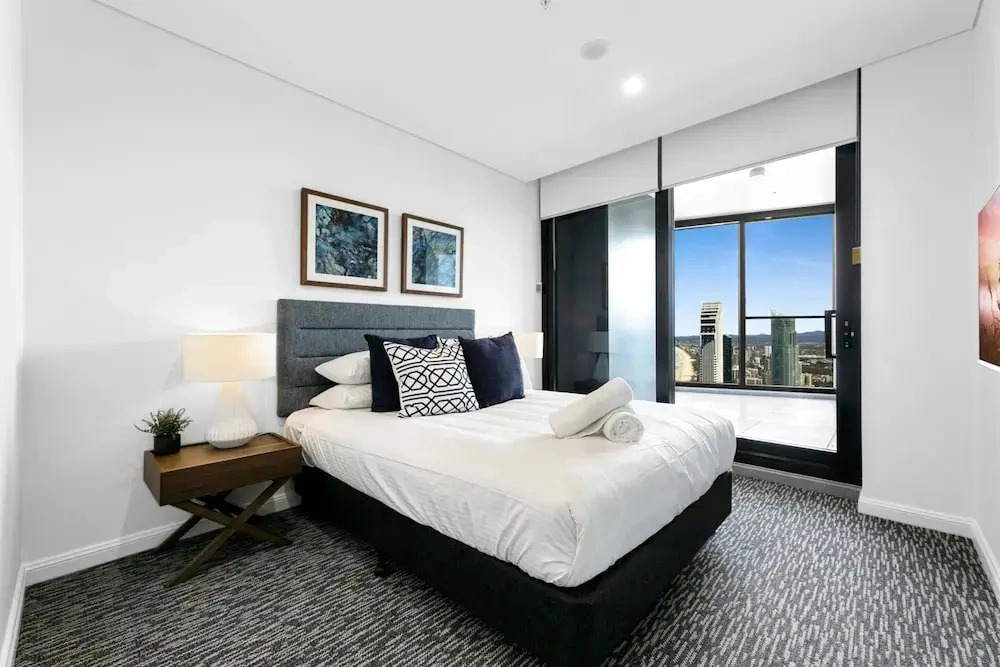 Oceanfront 2-bed With Spectacular View Pool & Gym