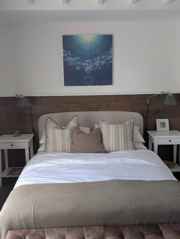 Stylish New Apartment in Central Seaview - 5 Star Comfort!