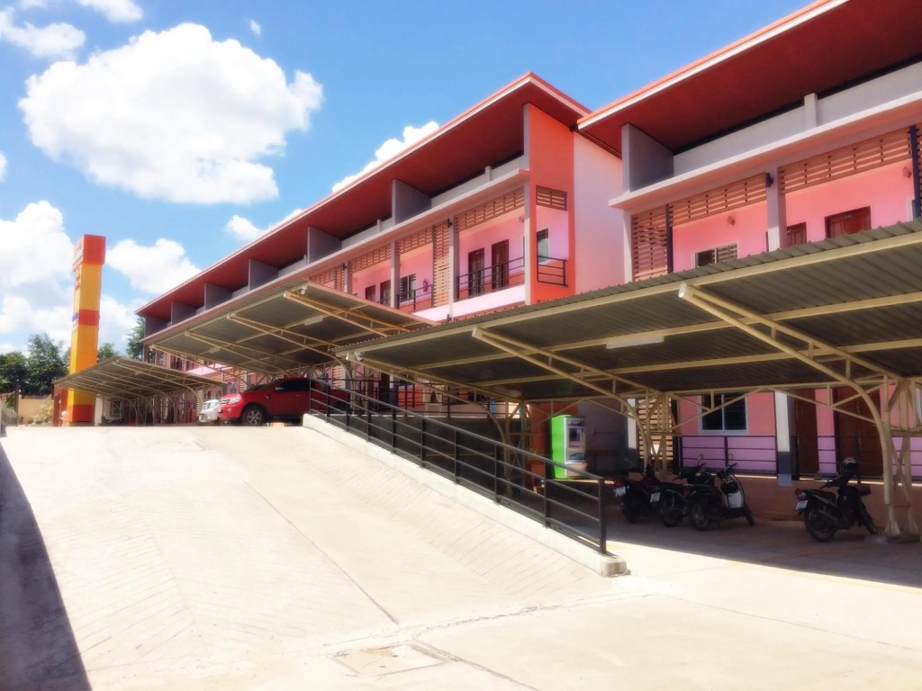 Vipat Bungkan Hotel
