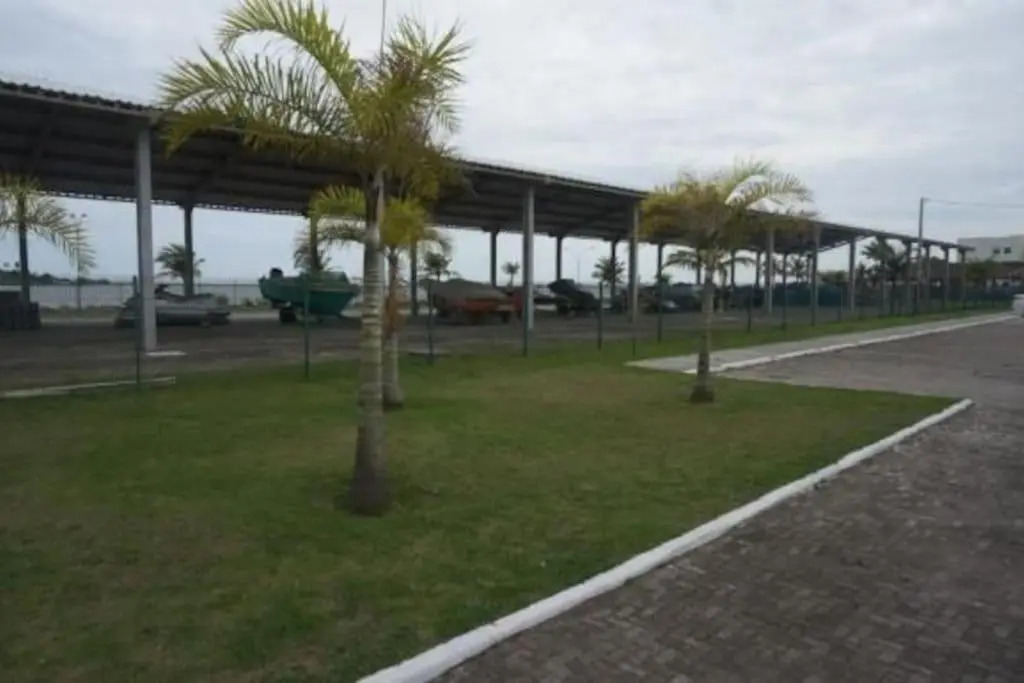 Lindo apartamento em condomínio com clube