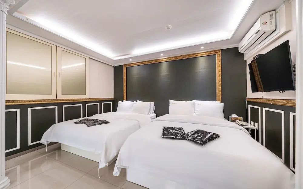 Pyeongtaek Hotel De Salon