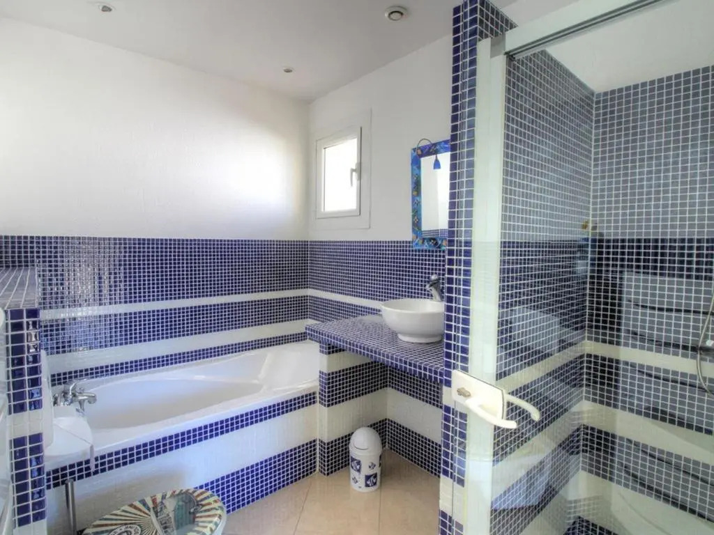 Charmante villa 3 chambres avec piscine privée à 10 min de la plage, climatisée, parking - FR-1-607-26